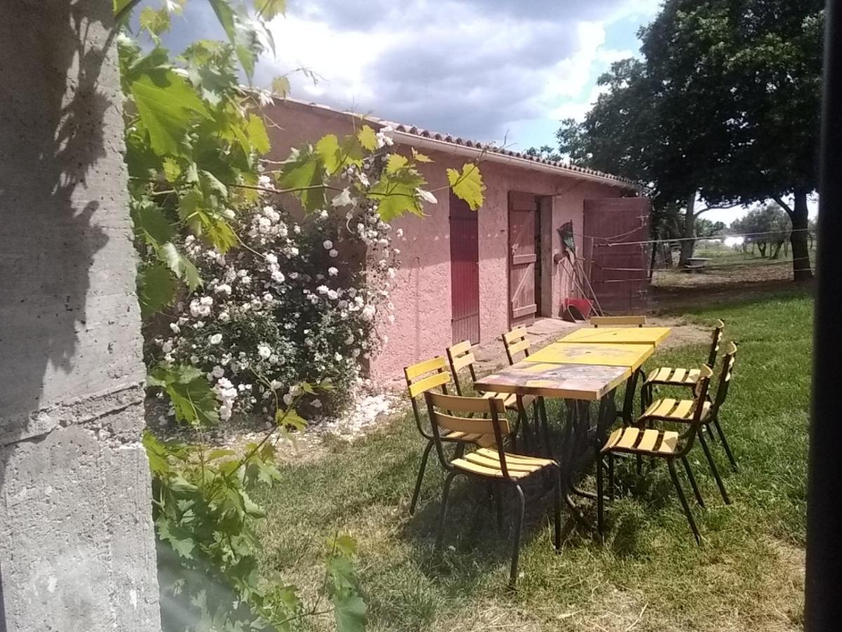 Apartamento Studio indépendant dans Ferme Equestre Aups Exterior foto